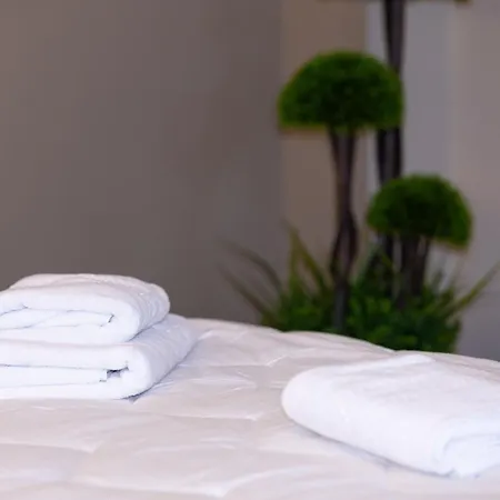 4r Colombo 酒店 地拉那