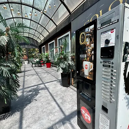 4r Colombo 地拉那