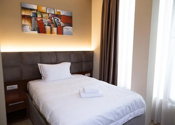 4r Colombo 3*