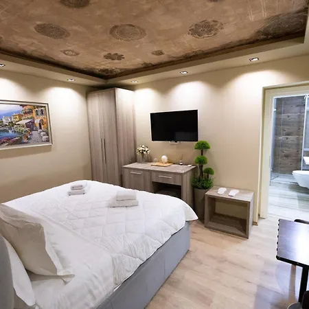 4r Colombo 3* Τίρανα