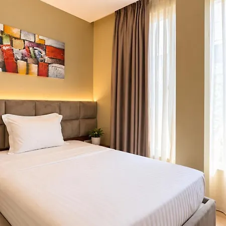 4r Colombo 3*