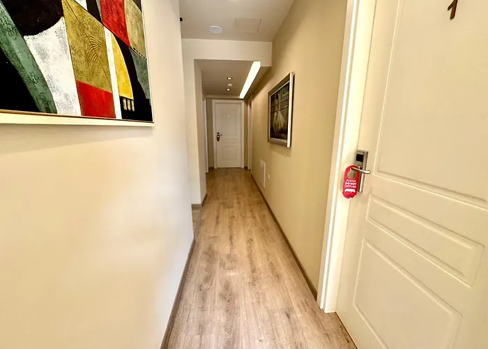 4r Colombo 3* Tirana