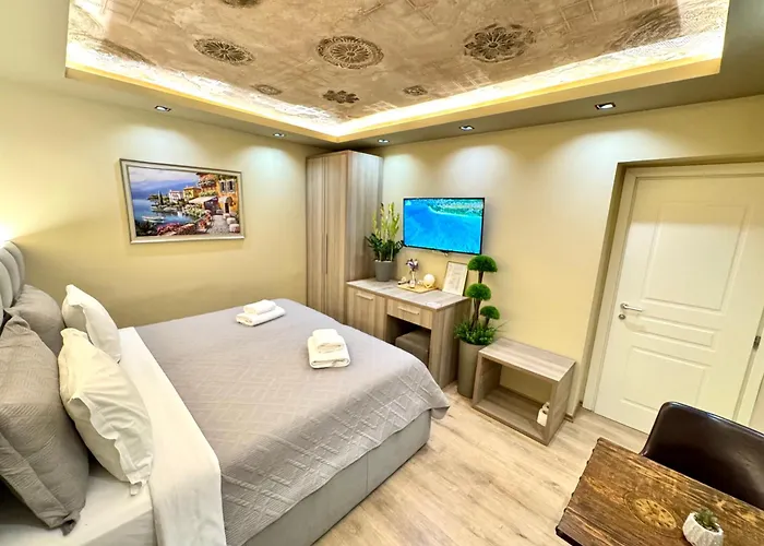 4r Colombo 3* Tirana